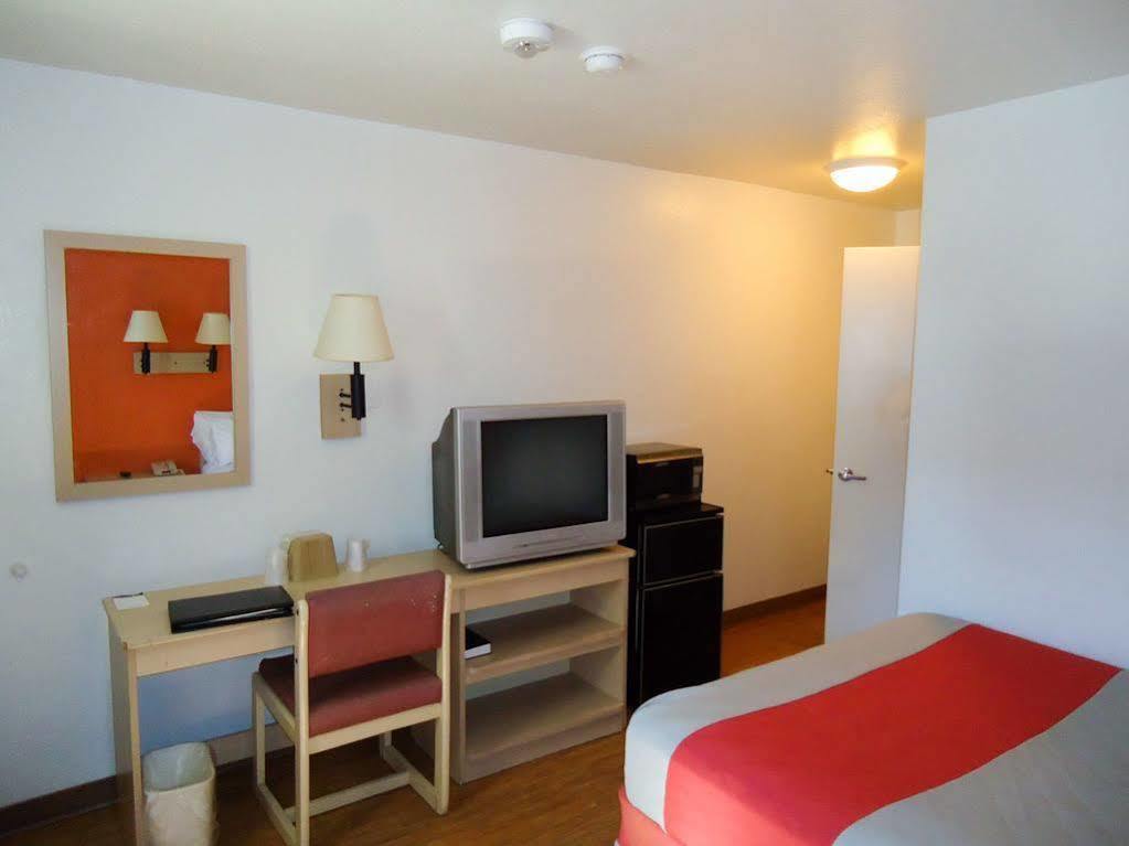 Motel 6-Lumberton, Nc Εξωτερικό φωτογραφία